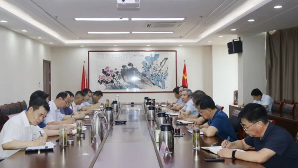 交投集團(tuán)召開創(chuàng)建全國(guó)文明城市暨迎接國(guó)家衛(wèi)生城市復(fù)審工作推進(jìn)會(huì)議